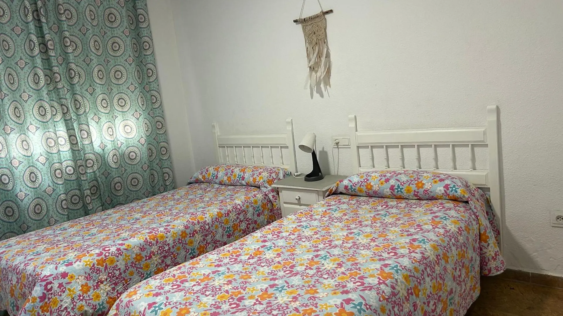 Rincón de la Victoria Apartamento Frente Al Mar,Primera Linea De Playa ספרד