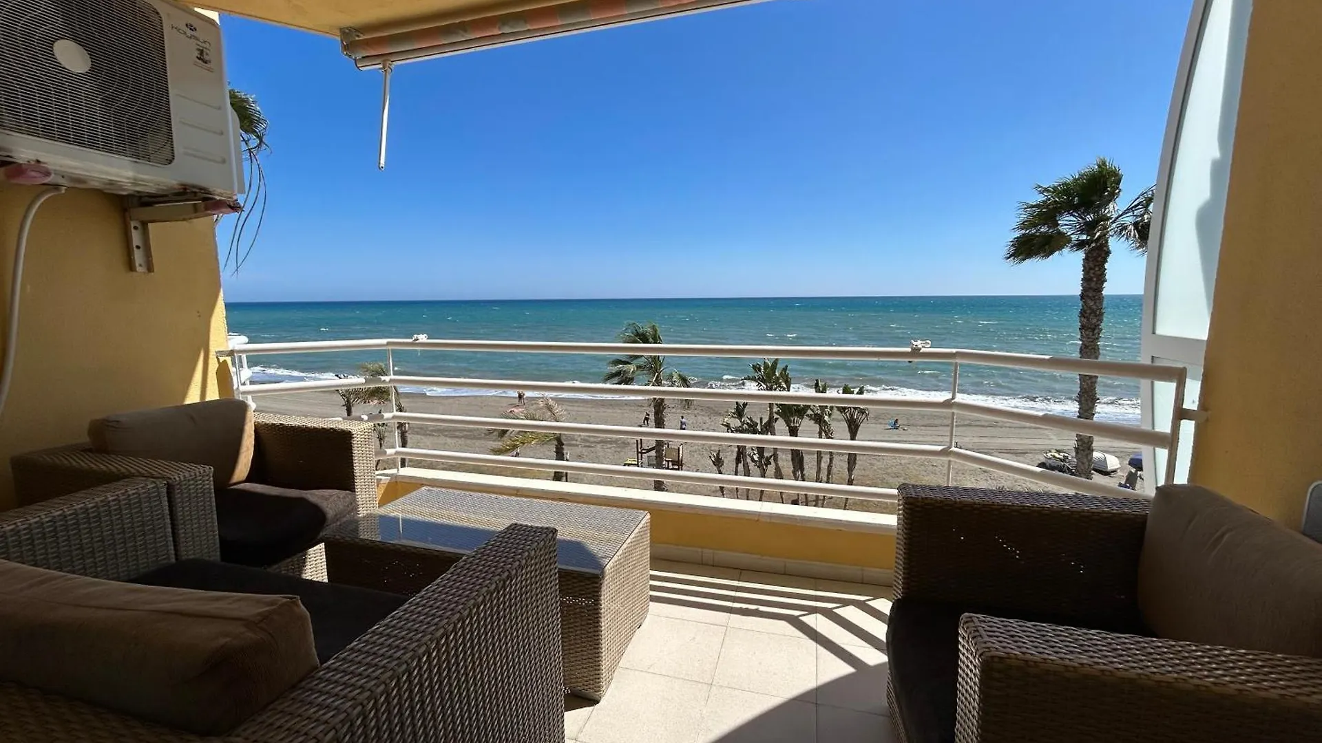 Lejlighed Apartamento Frente Al Mar,Primera Linea De Playa Rincón de la Victoria Spanien