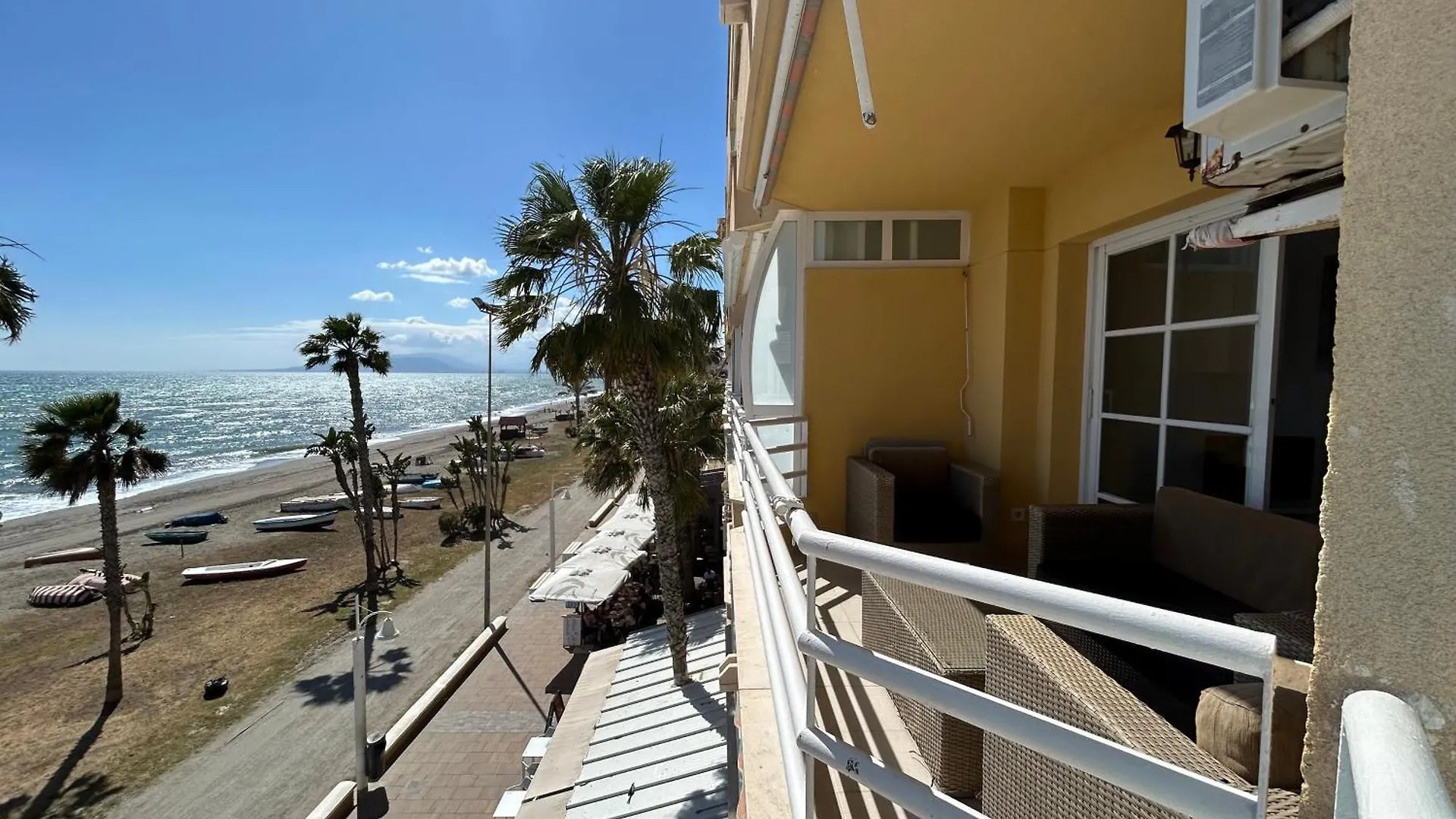Apartamento Frente Al Mar,Primera Linea De Playa Rincón de la Victoria