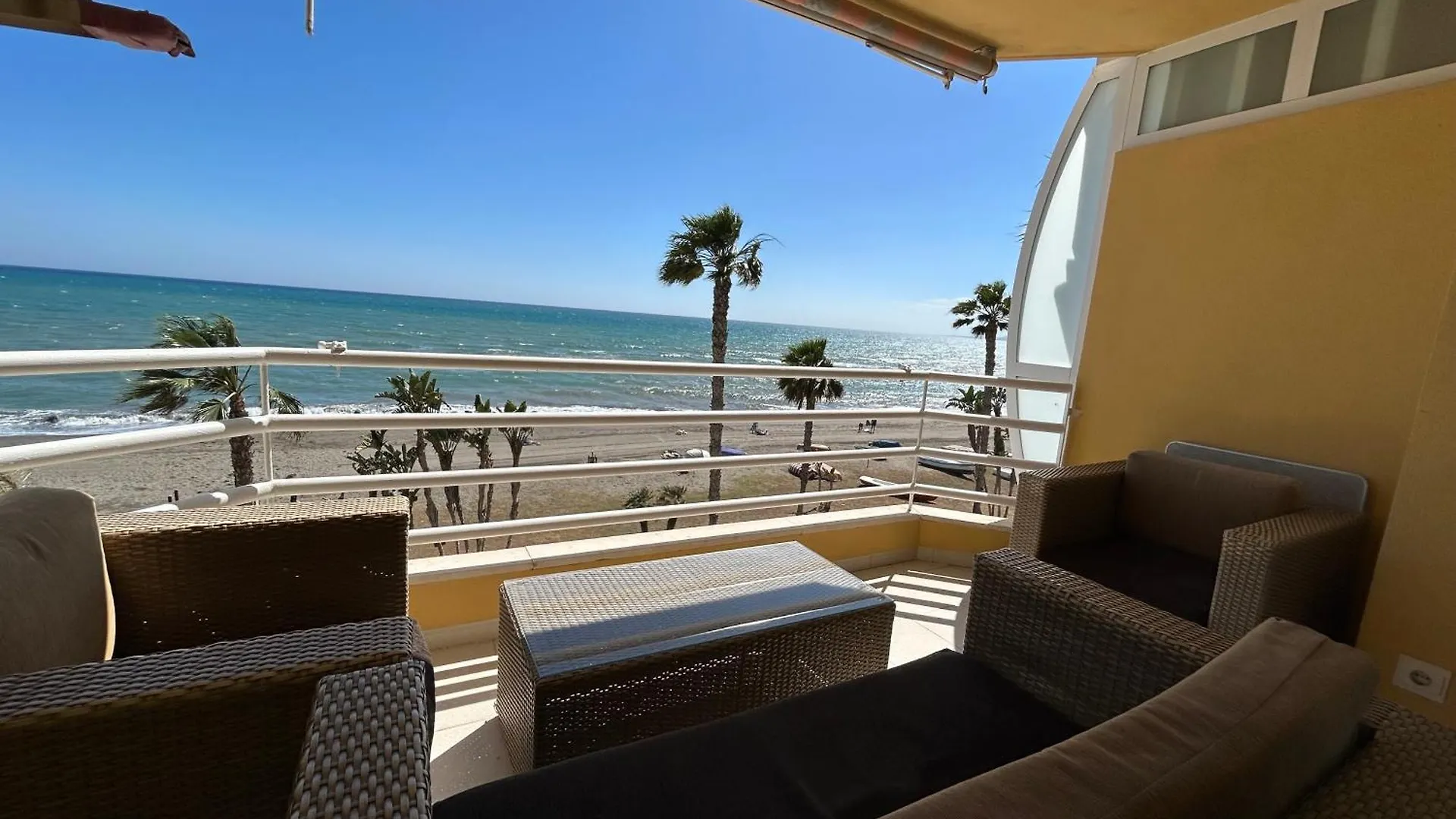 Lejlighed Apartamento Frente Al Mar,Primera Linea De Playa Rincón de la Victoria